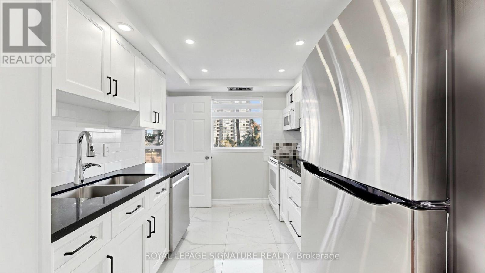 411 - 7 Bishop Avenue, Toronto, Ontario  M2M 4J4 - Photo 11 - C13817592