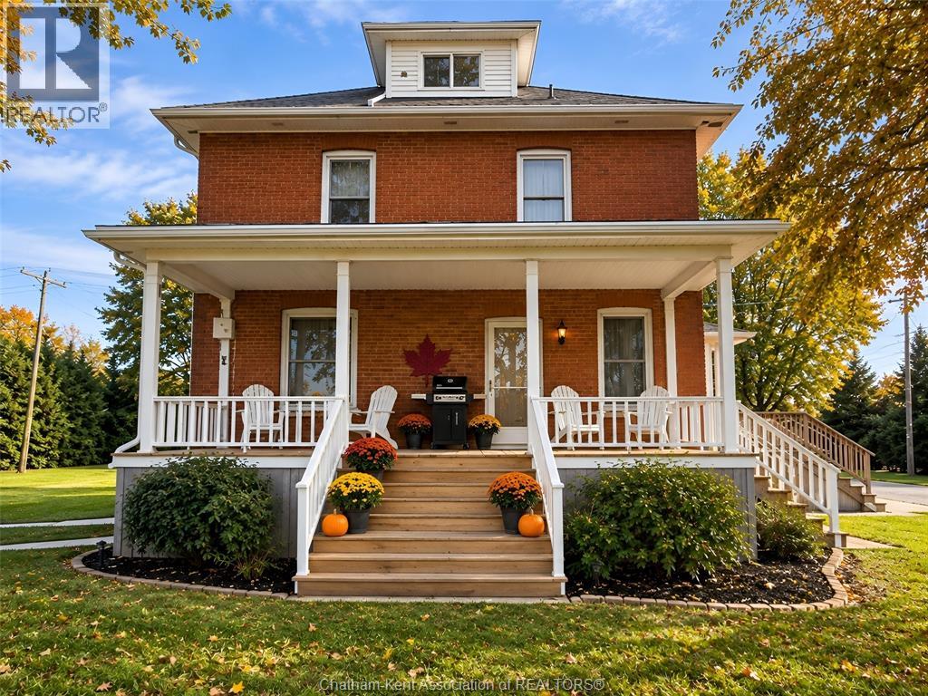 MLS# 26022950: 25139 St  Clair STREET, Chatham Township, Canada