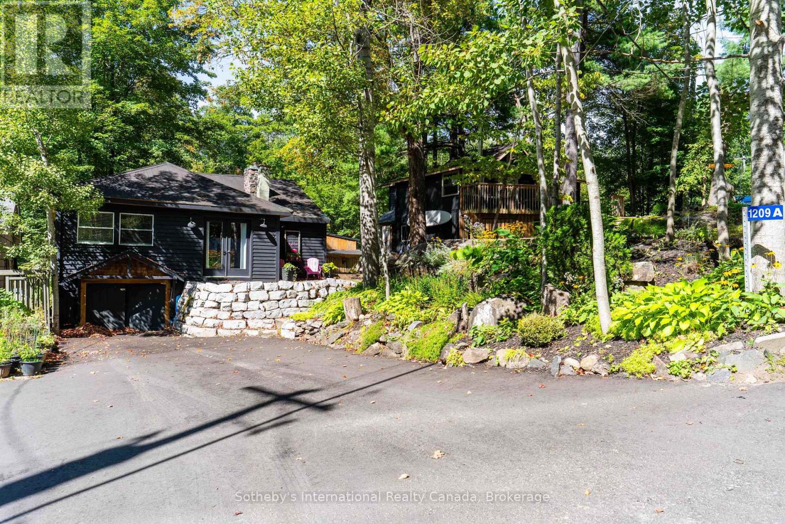 1209 North Kahshe Lake Road, Gravenhurst, Ontario  P0E 1G0 - Photo 2 - X13712084