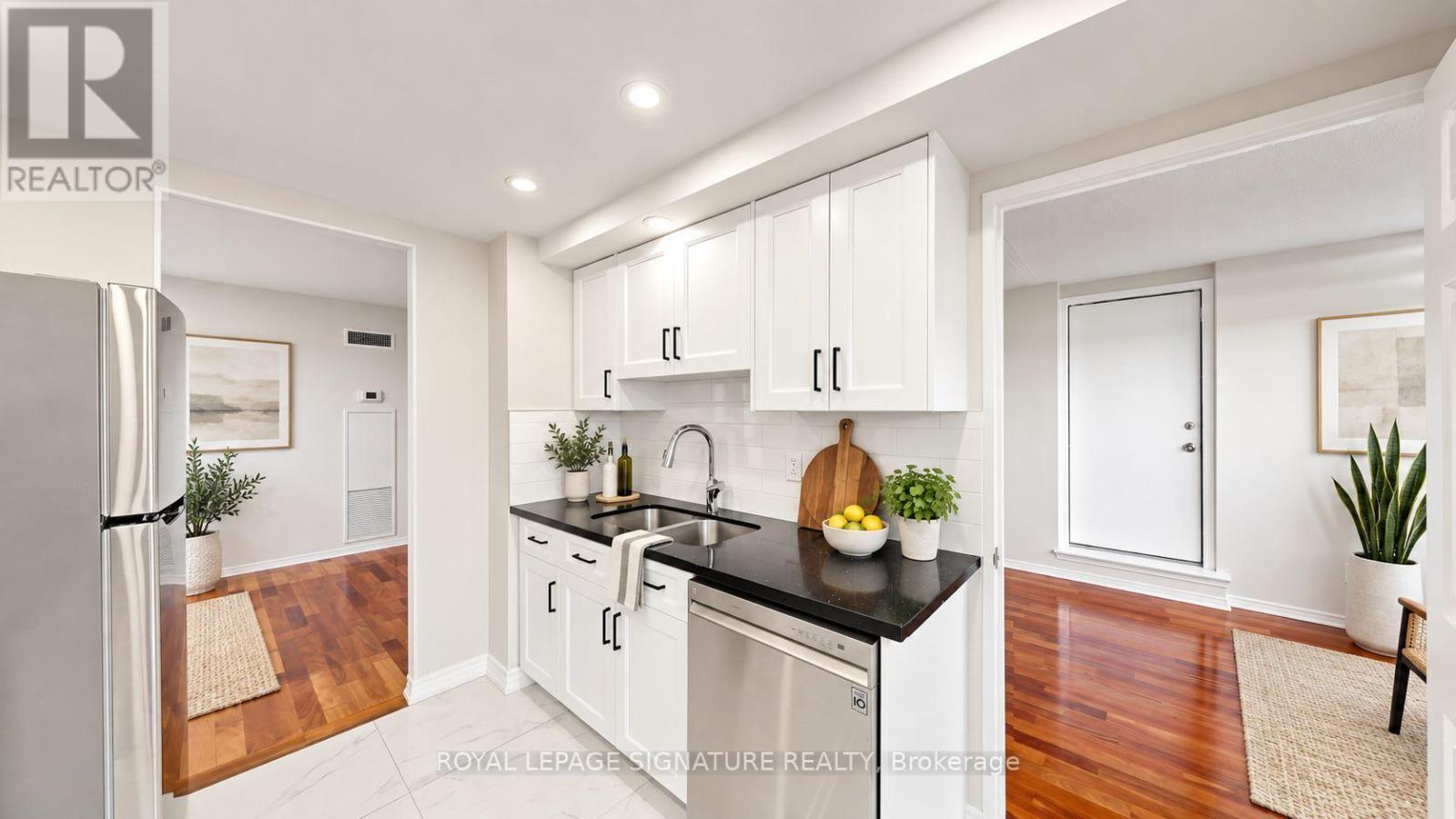 411 - 7 Bishop Avenue, Toronto, Ontario  M2M 4J4 - Photo 12 - C13817592