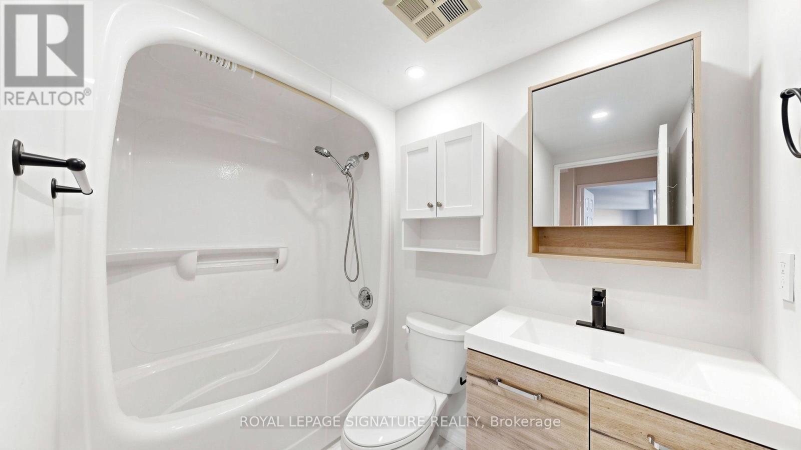 411 - 7 Bishop Avenue, Toronto, Ontario  M2M 4J4 - Photo 31 - C13817592