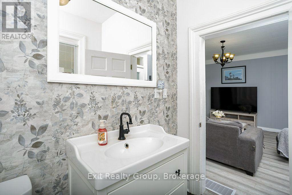 179 EDWARD STREET photo 11
