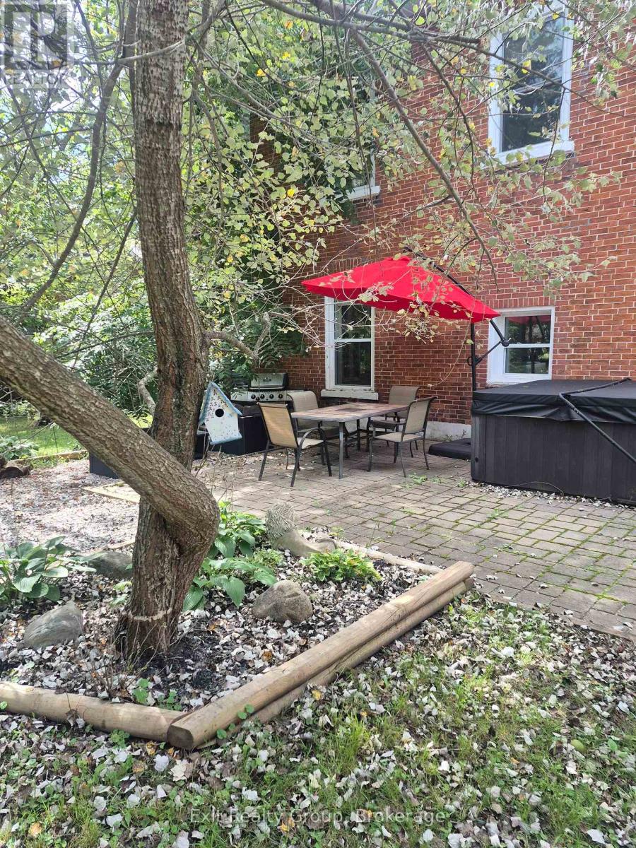 179 EDWARD STREET photo 44