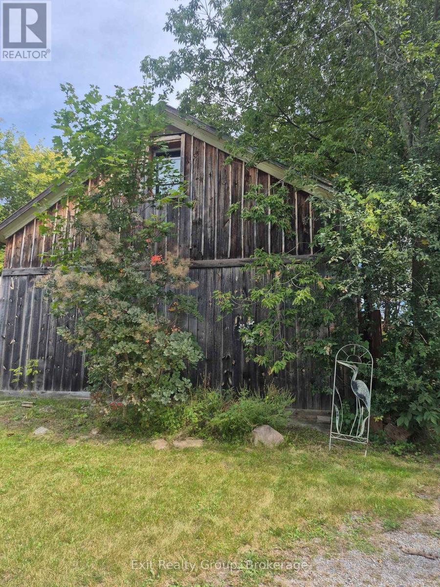 179 EDWARD STREET photo 48