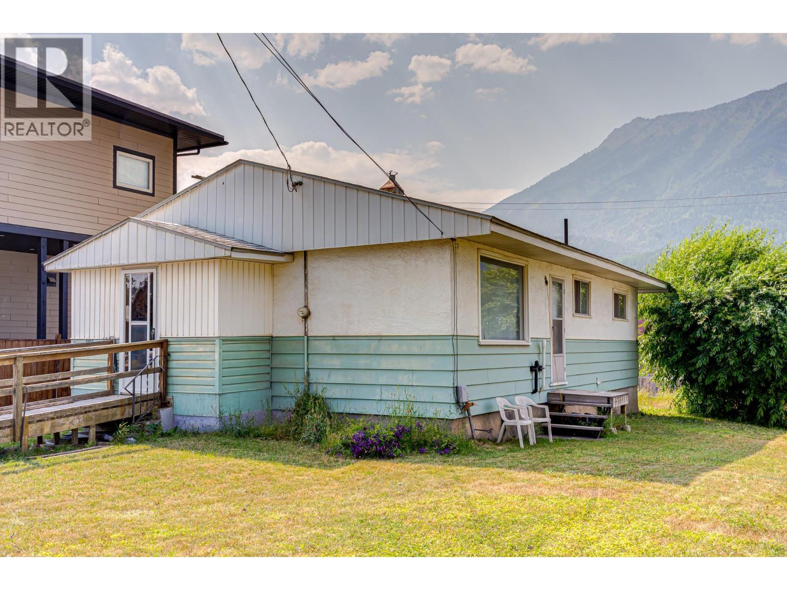 1291 6th Avenue, Fernie, British Columbia  V0B 1M0 - Photo 26 - 10395955