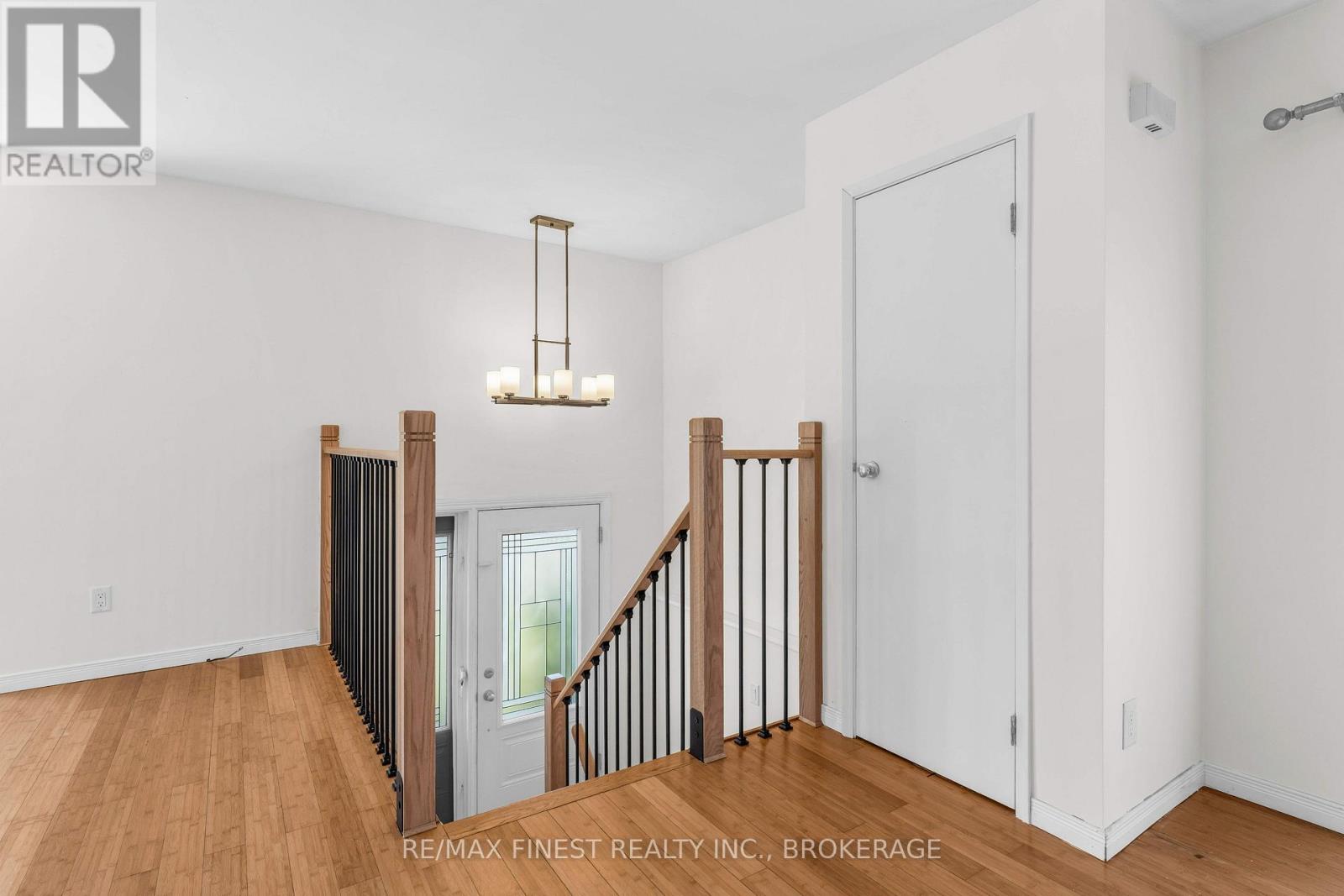 102 Grenadier Drive, Kingston, Ontario  K7K 6E9 - Photo 5 - X13818412