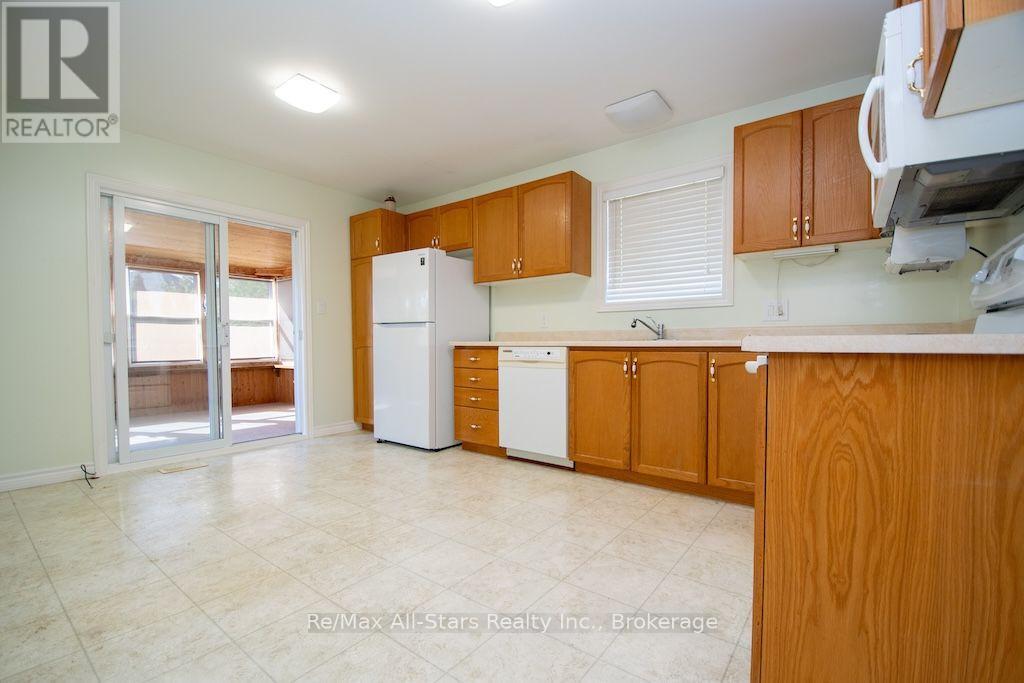 41 Mcgibbon Boulevard, Kawartha Lakes, Ontario K9V 6G4 - Photo 12 - X13818380