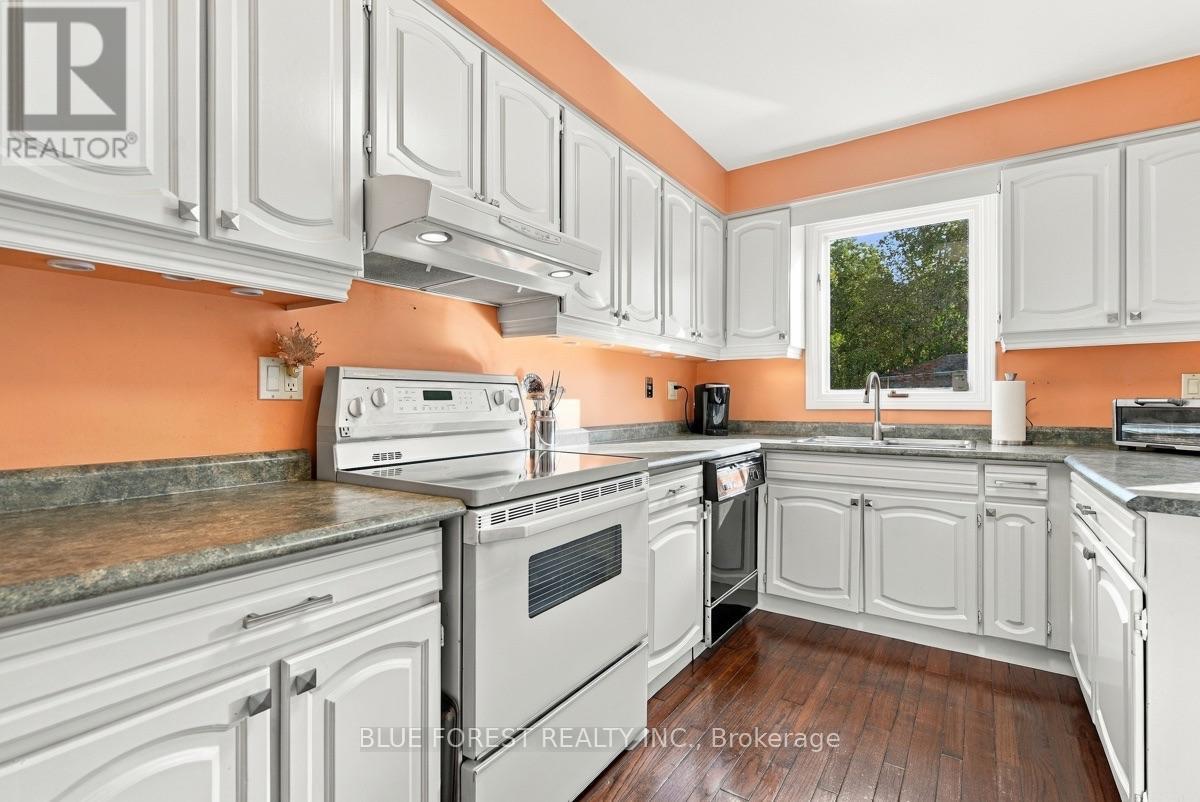 14 Dundee Place, London South, Ontario  N6C 5E6 - Photo 11 - X13818586
