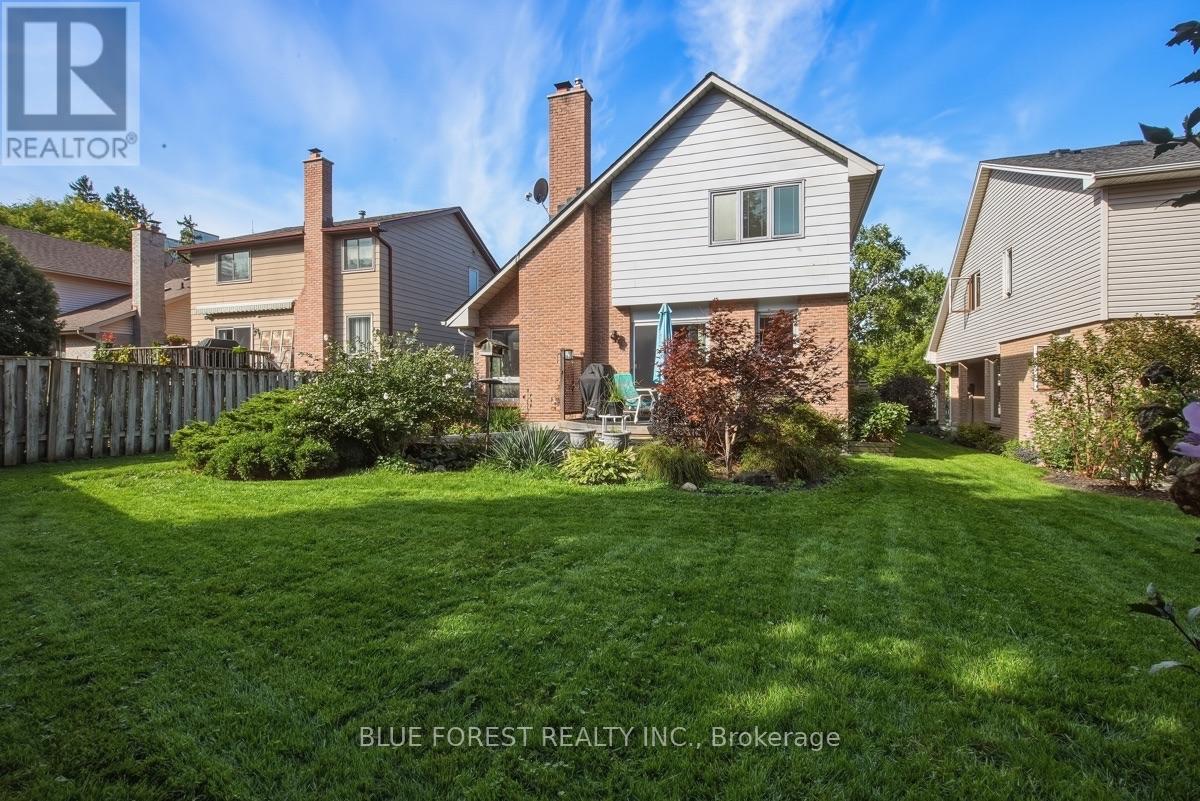 14 Dundee Place, London South, Ontario  N6C 5E6 - Photo 2 - X13818586