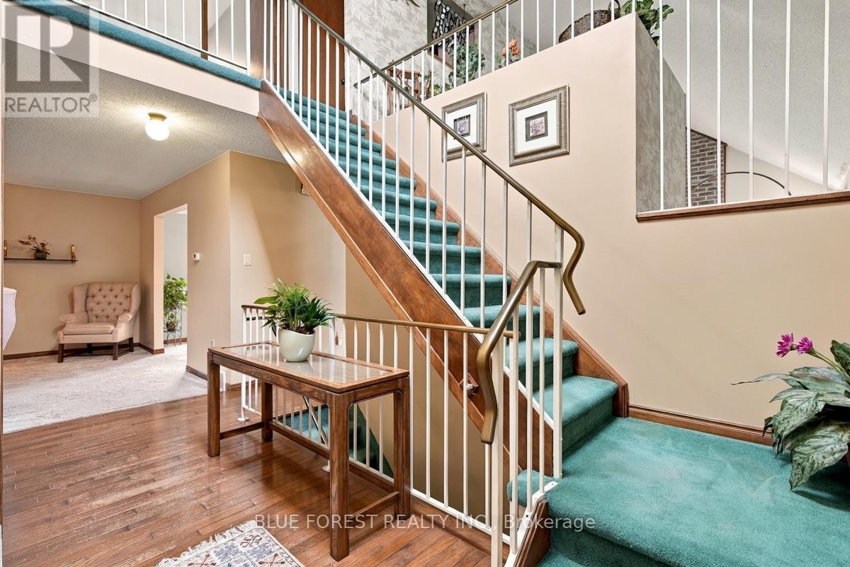 14 Dundee Place, London South, Ontario  N6C 5E6 - Photo 6 - X13818586