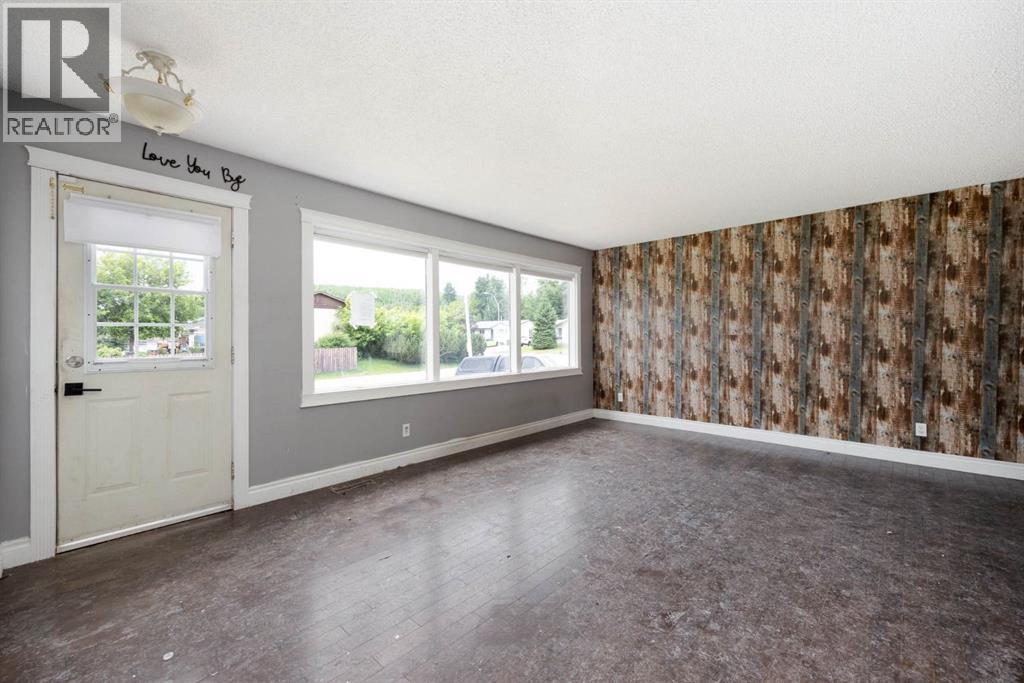 2 Moberly Crescent