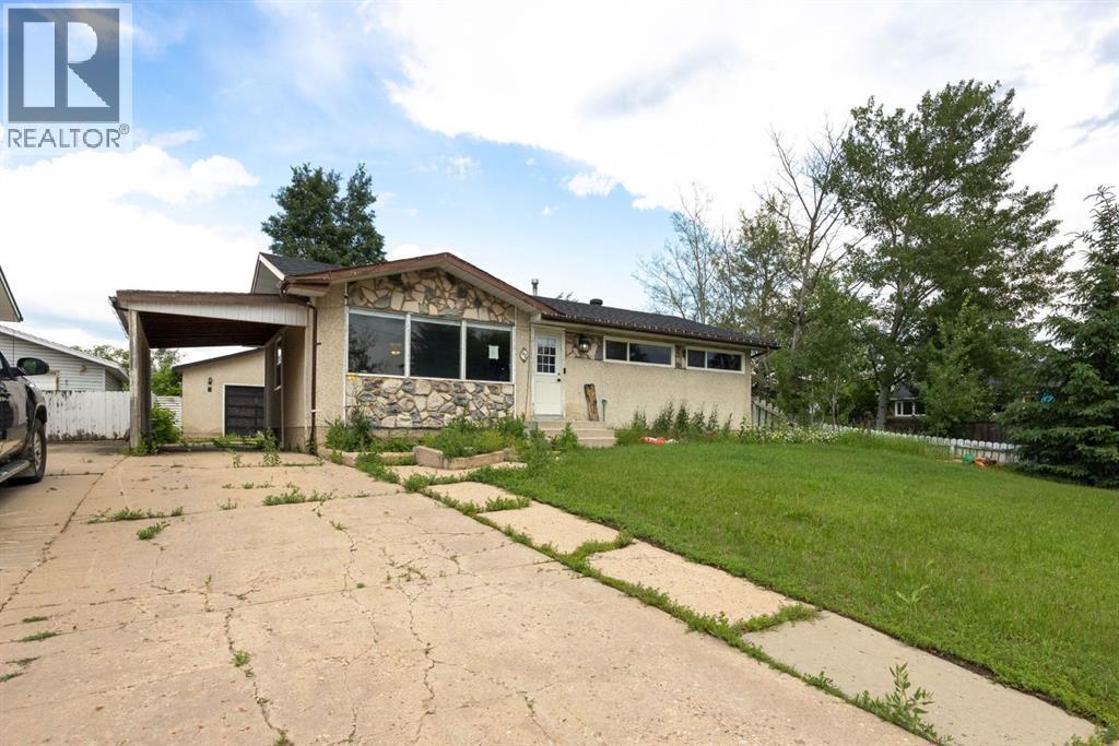 2 Moberly Crescent