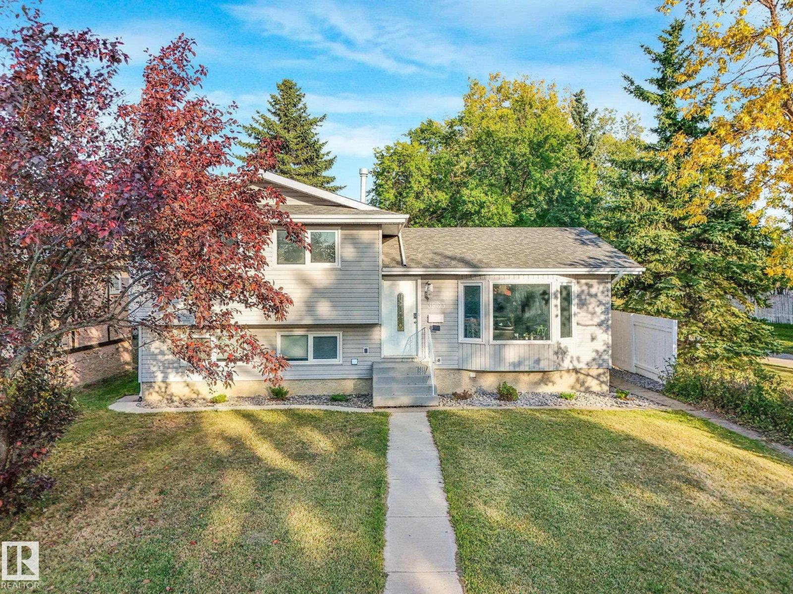 3903 62 St Nw, Edmonton, Alberta  T6L 1A4 - Photo 1 - E4509959