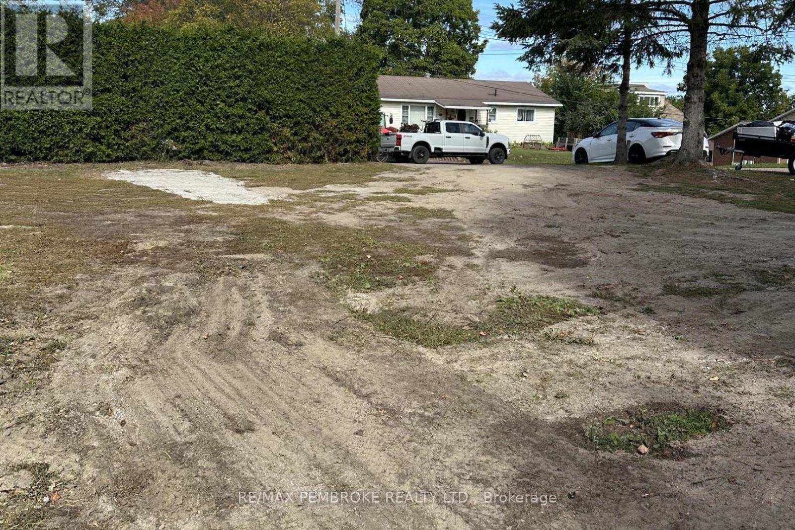 363 First Avenue, Pembroke, Ontario K8A 5C5 - Photo 4 - X13818558