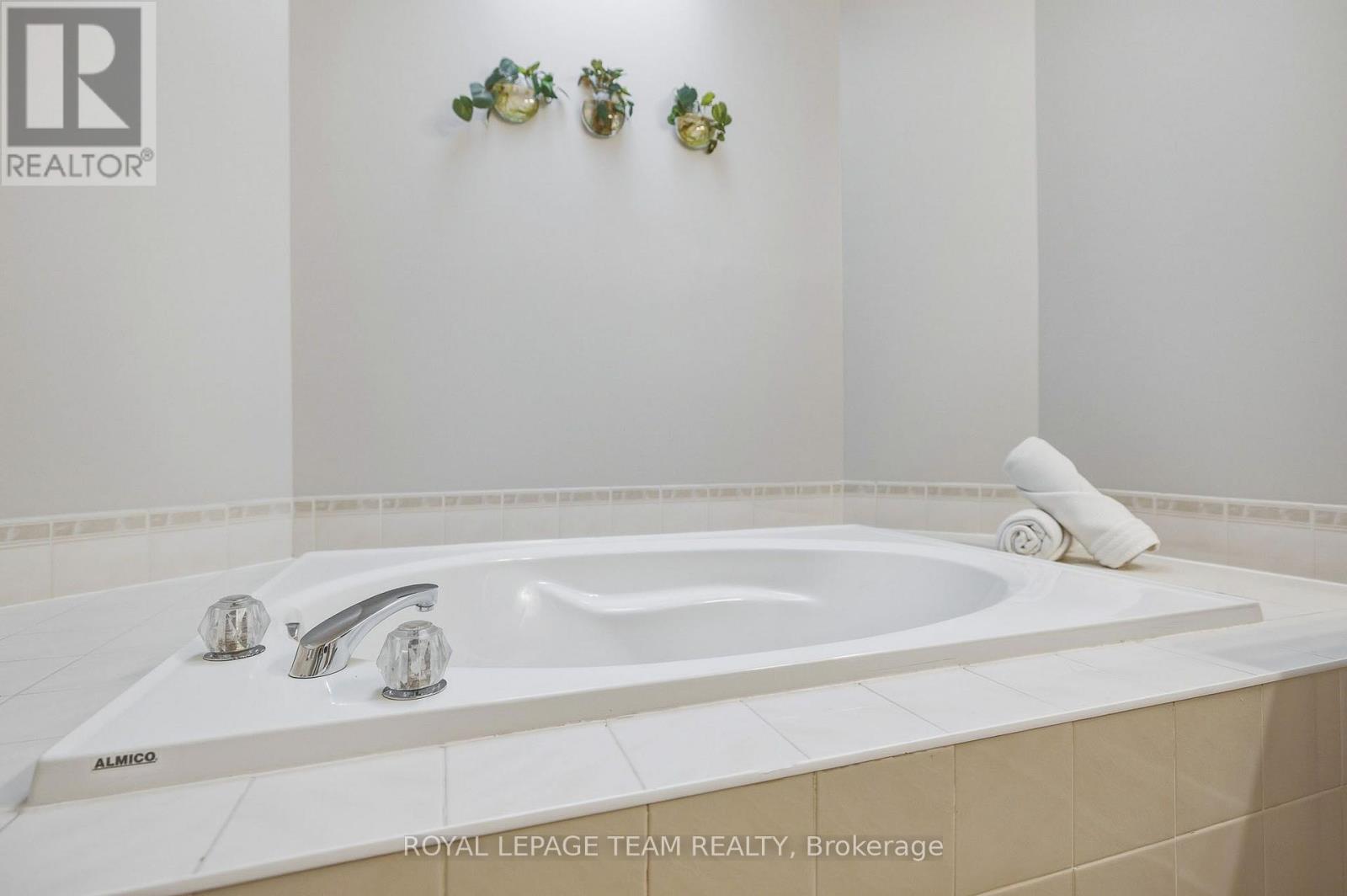 2a Weslock Way, Ottawa, Ontario  K2K 2N7 - Photo 29 - X13818688