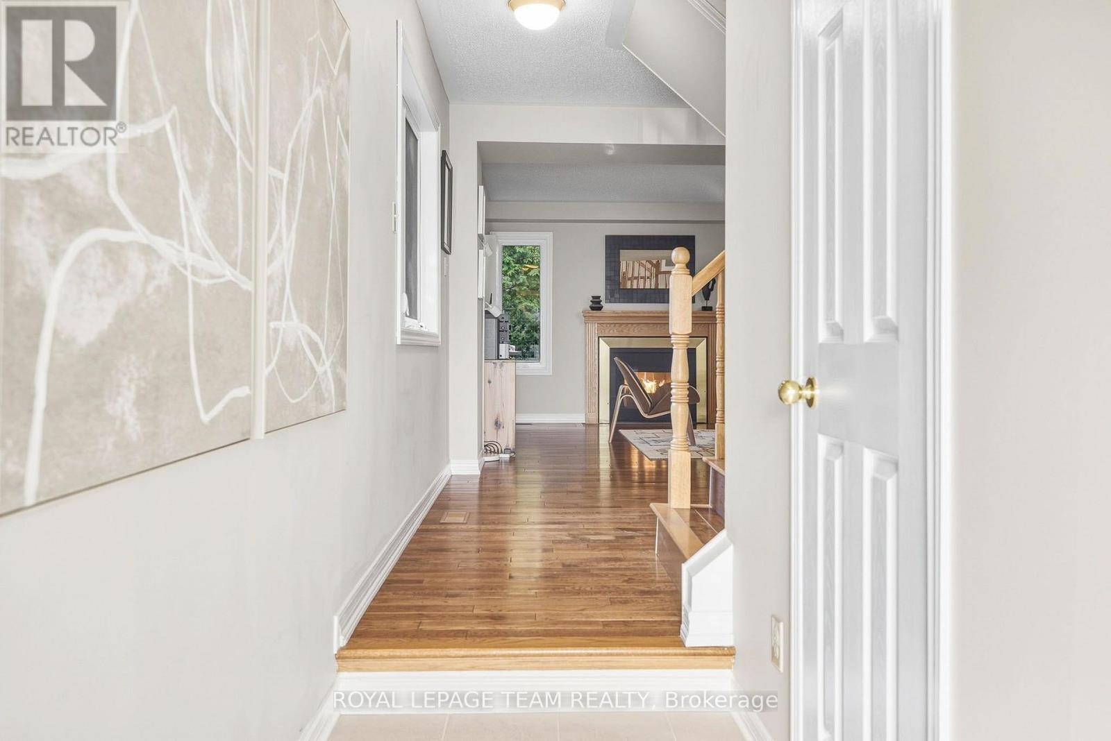 2a Weslock Way, Ottawa, Ontario  K2K 2N7 - Photo 4 - X13818688