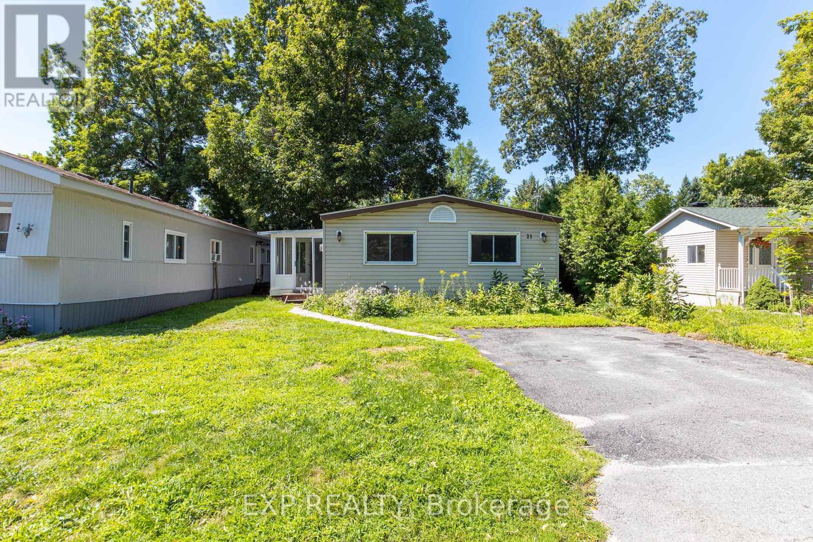 21 Maplewood Avenue, Carleton Place, Ontario K7C 3P1 - Photo 2 - X13818698