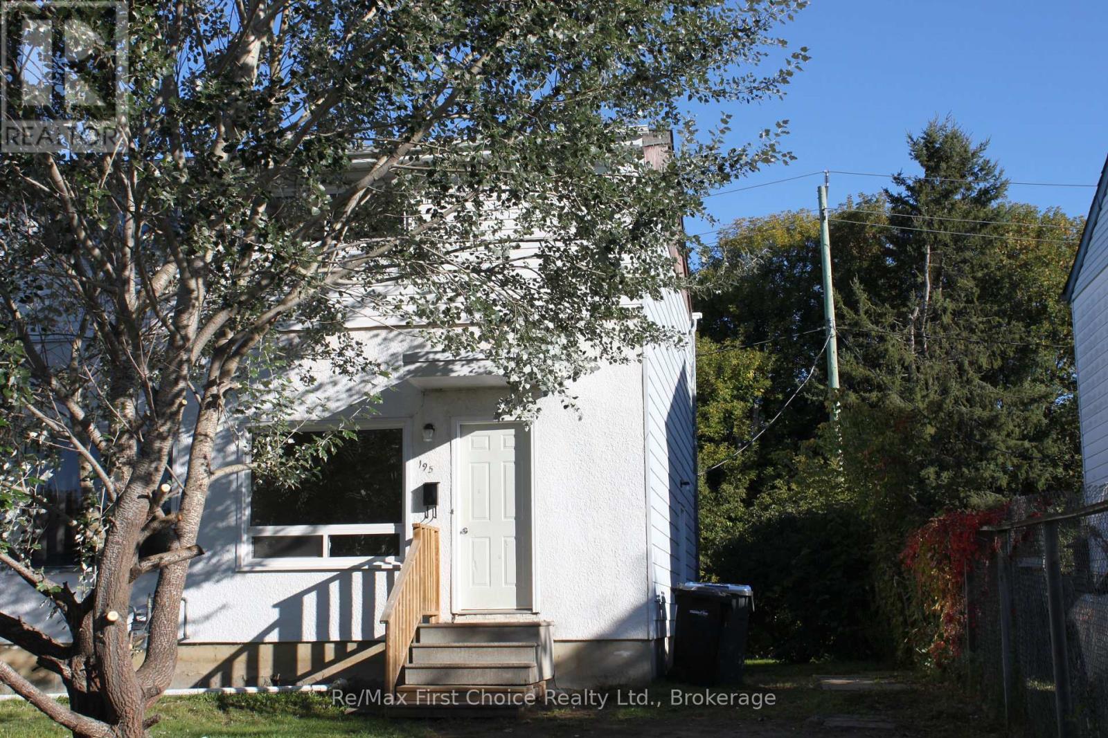 195 LIMBRICK STREET, Thunder Bay, Ontario