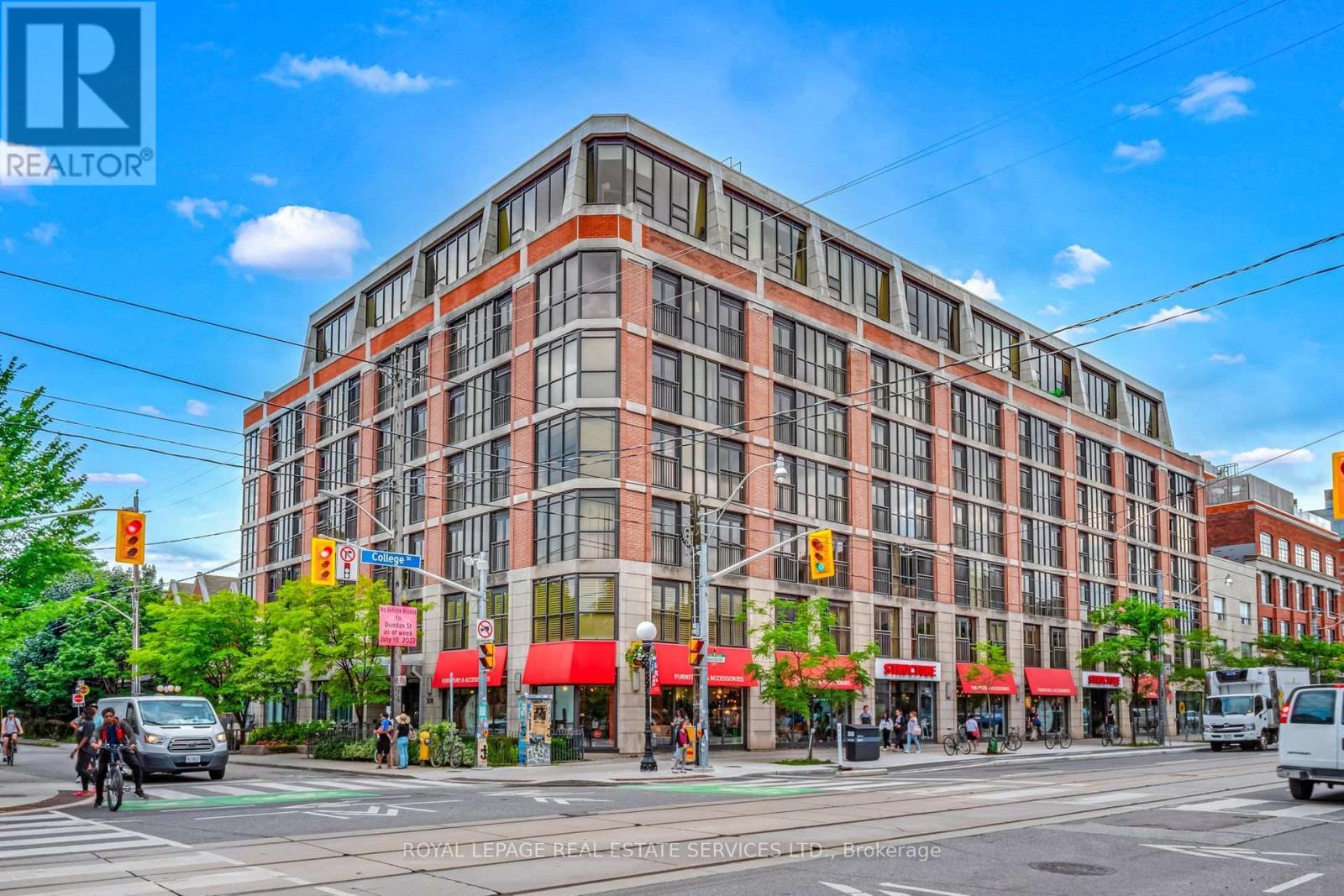 404 - 308 PALMERSTON AVENUE