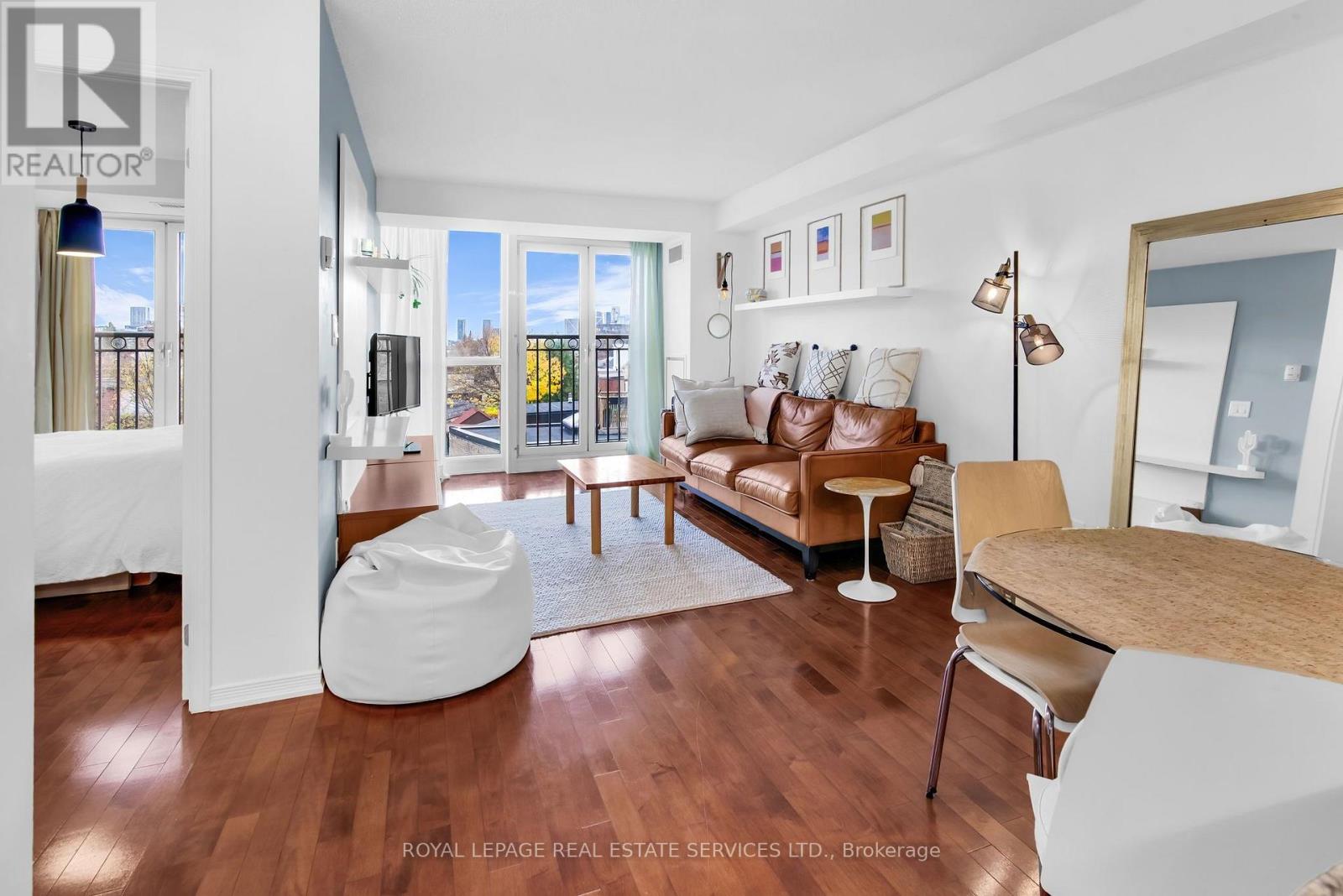 404 - 308 PALMERSTON AVENUE