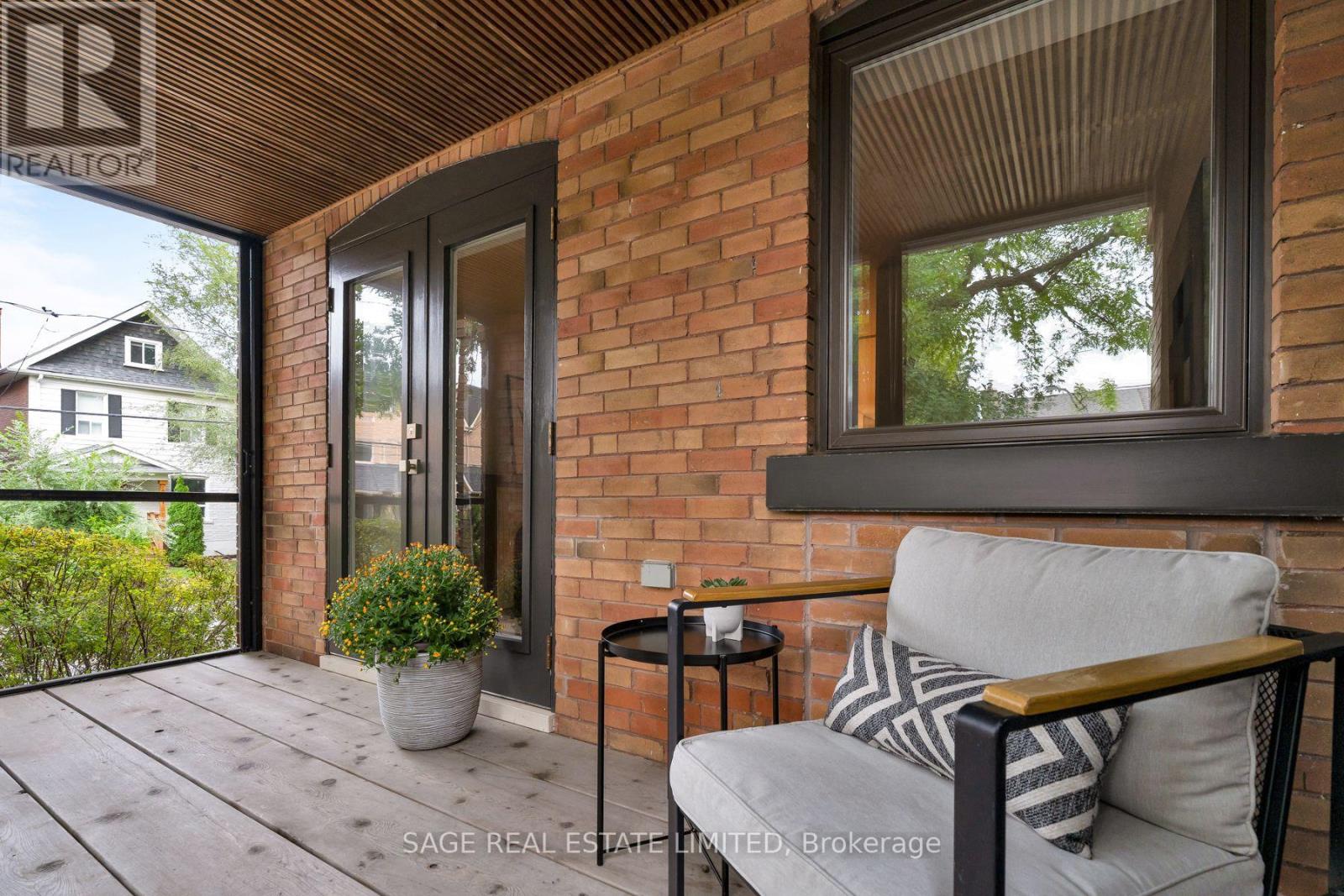 91 Maplewood Avenue, Toronto, Ontario  M6C 1J4 - Photo 2 - C13818410
