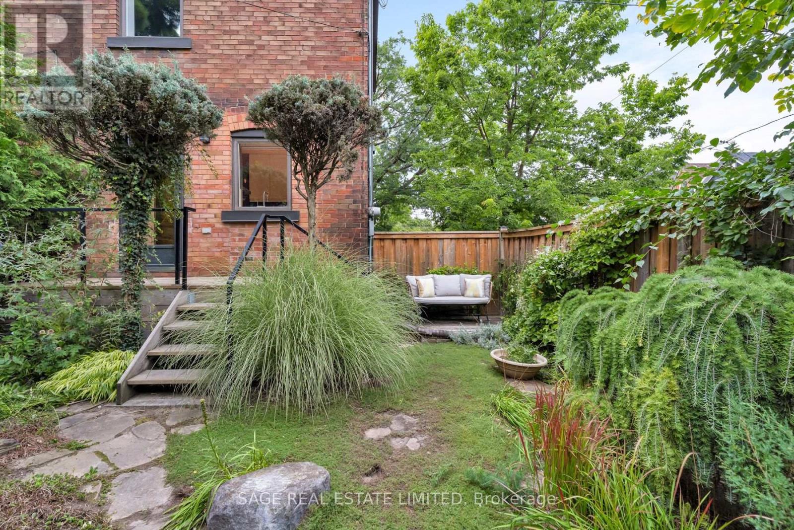 91 Maplewood Avenue, Toronto, Ontario  M6C 1J4 - Photo 35 - C13818410