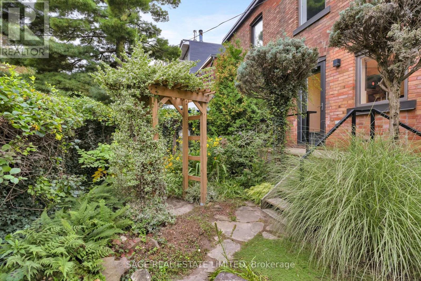 91 Maplewood Avenue, Toronto, Ontario  M6C 1J4 - Photo 36 - C13818410