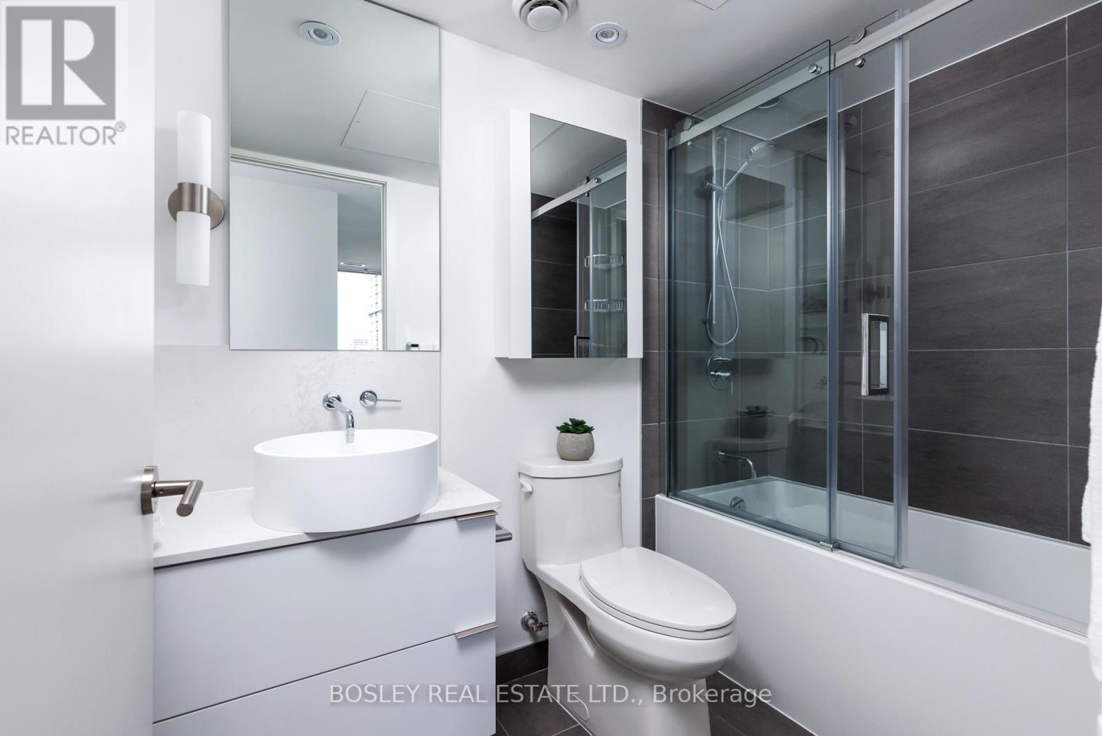 1702 - 185 Roehampton Avenue, Toronto, Ontario  M4P 0C6 - Photo 32 - C13818592
