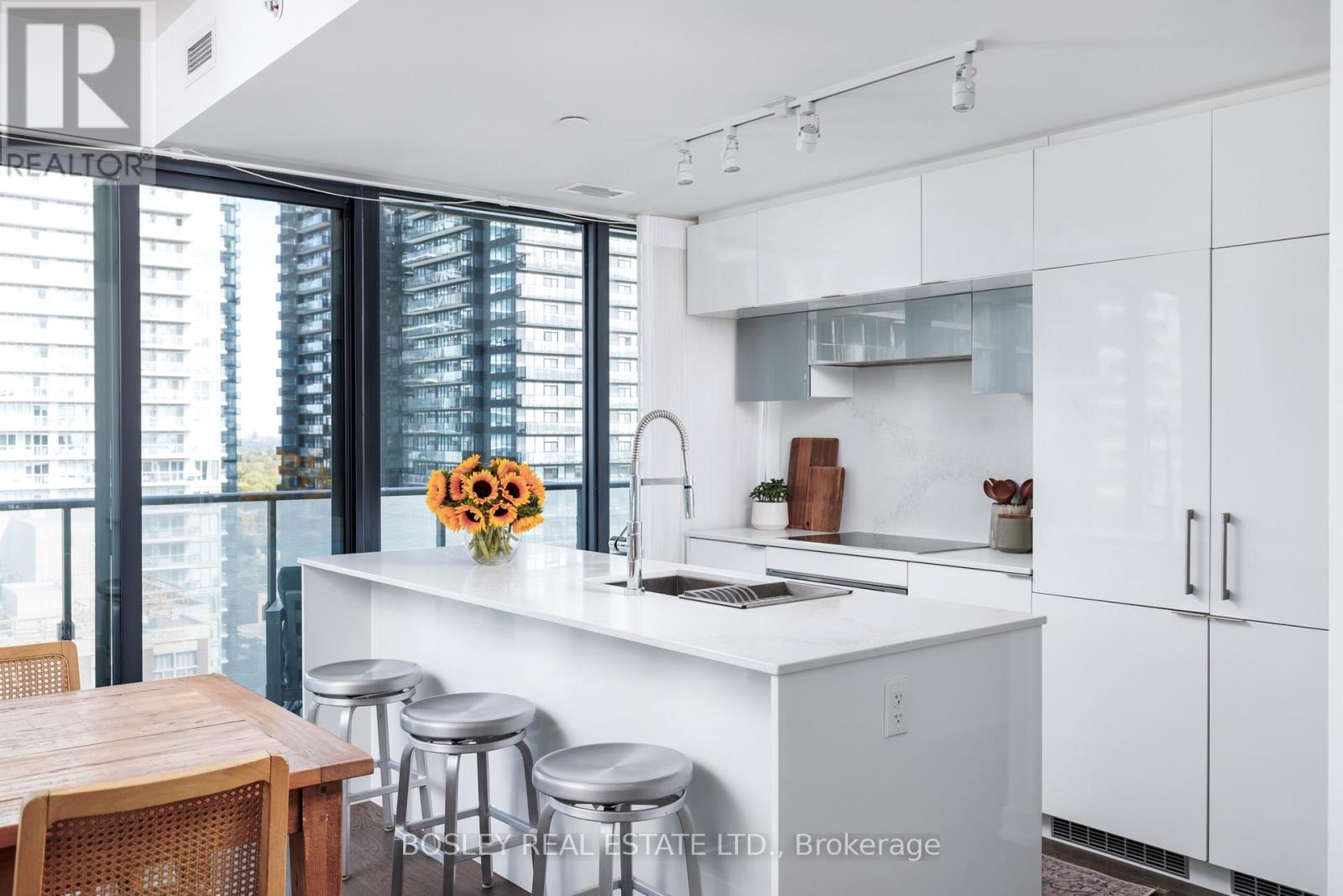 1702 - 185 Roehampton Avenue, Toronto, Ontario  M4P 0C6 - Photo 6 - C13818592