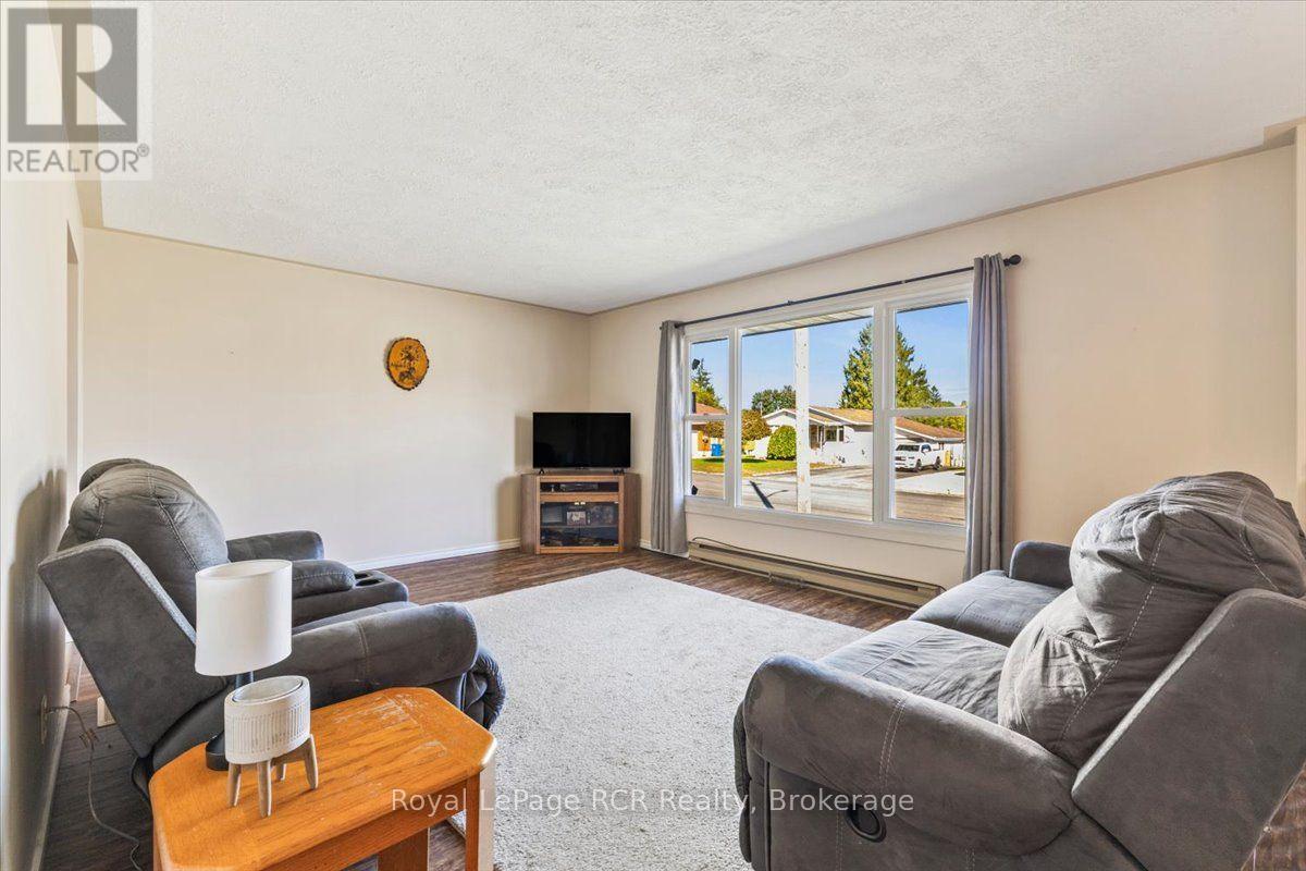 513 6th Street, Hanover, Ontario  N4N 3E2 - Photo 5 - X13818516