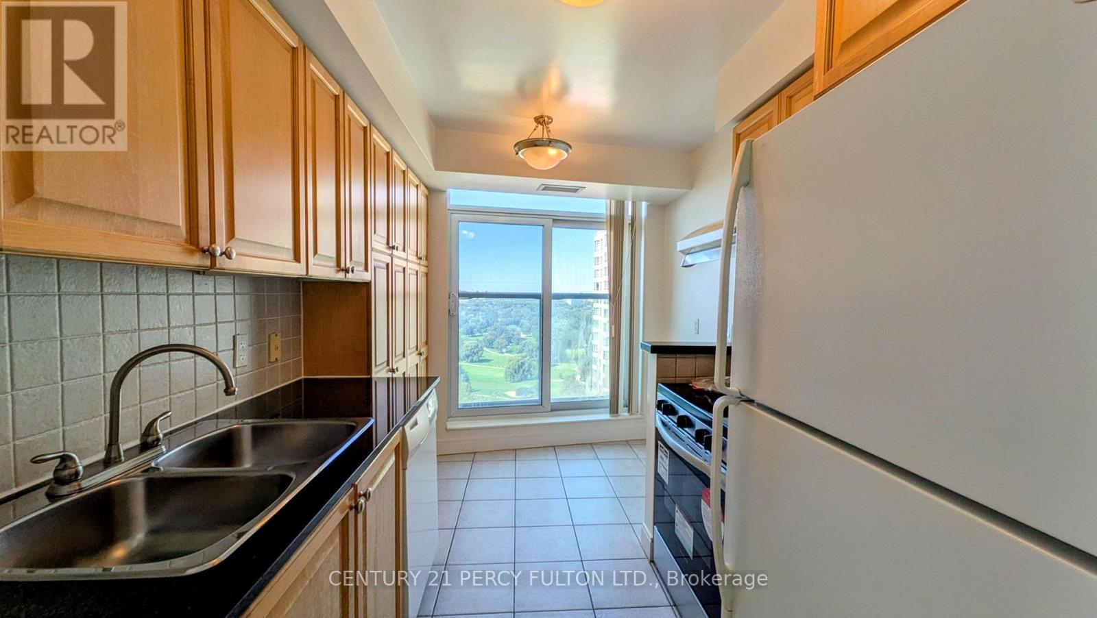 2322 - 238 Bonis Avenue, Toronto, Ontario  M1T 3W7 - Photo 2 - E13818424