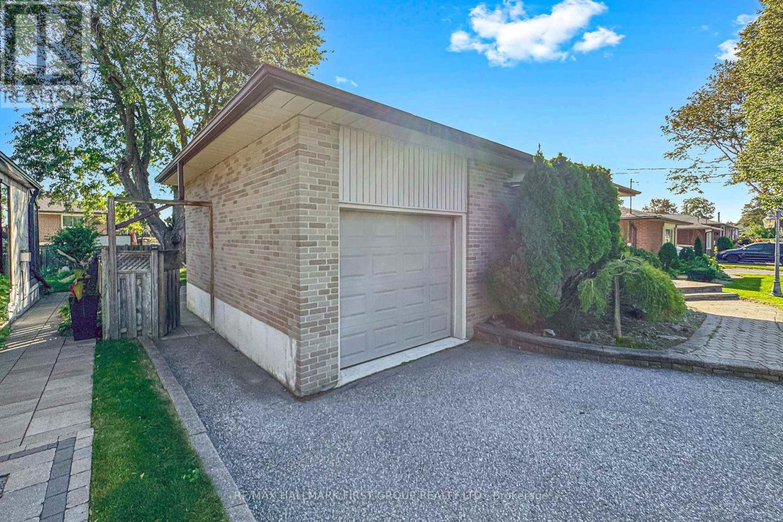 789 Hillcrest Road, Pickering, Ontario L1W 2P5 - Photo 3 - E13818564