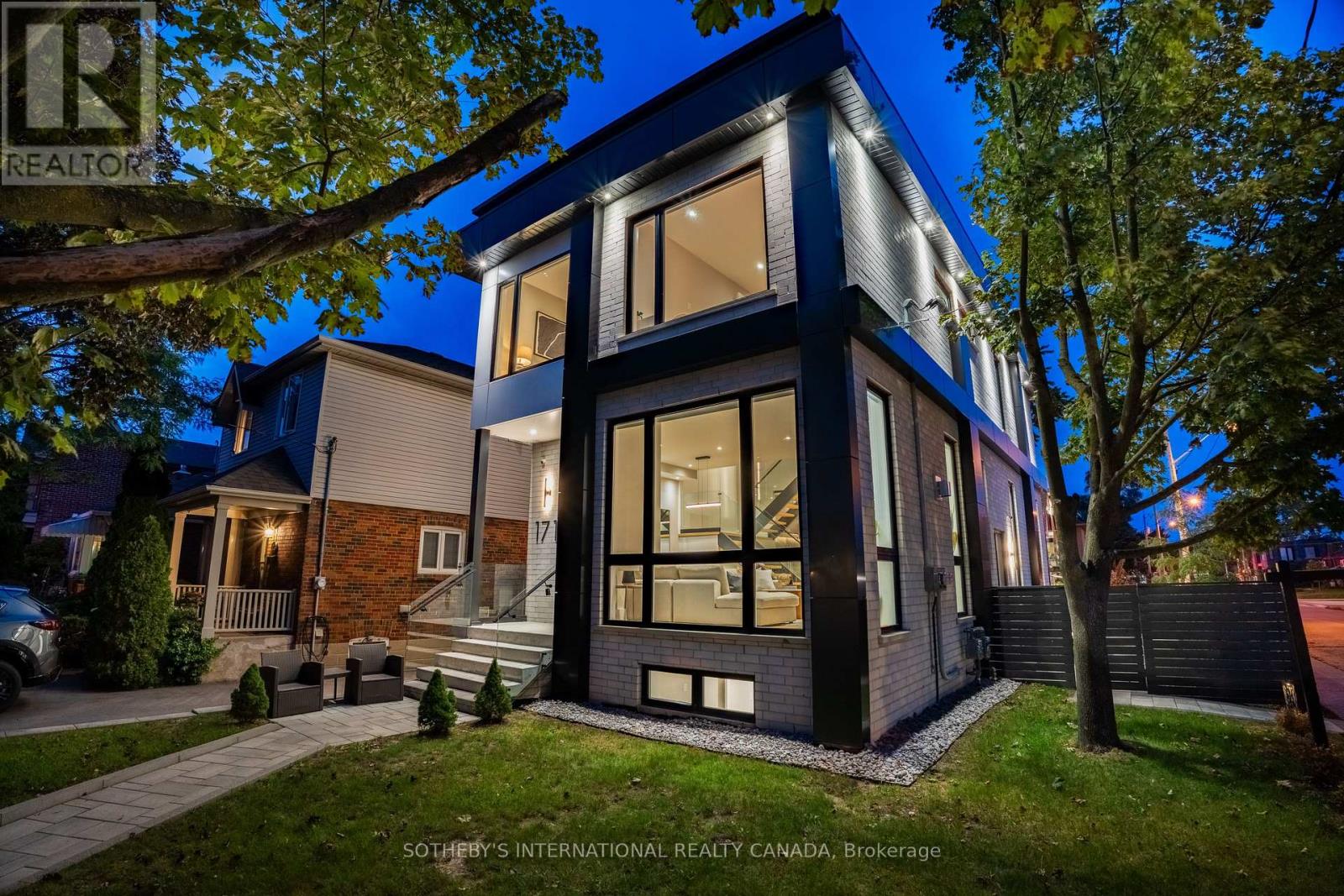 171 Durant Avenue, Toronto, Ontario  M4J 4W5 - Photo 2 - E13818578