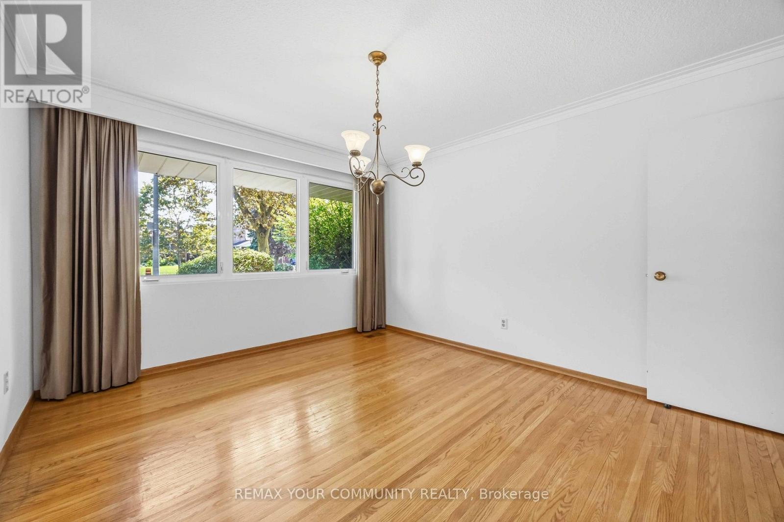 588 Huntingwood Drive, Toronto, Ontario  M1W 1G8 - Photo 11 - E13818660