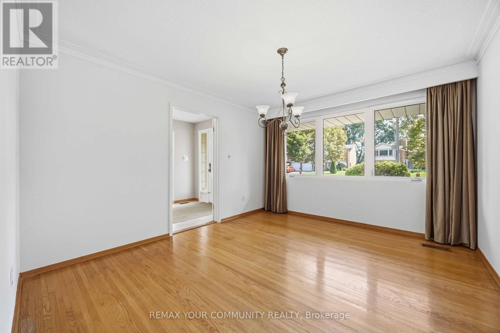 588 Huntingwood Drive, Toronto, Ontario  M1W 1G8 - Photo 12 - E13818660