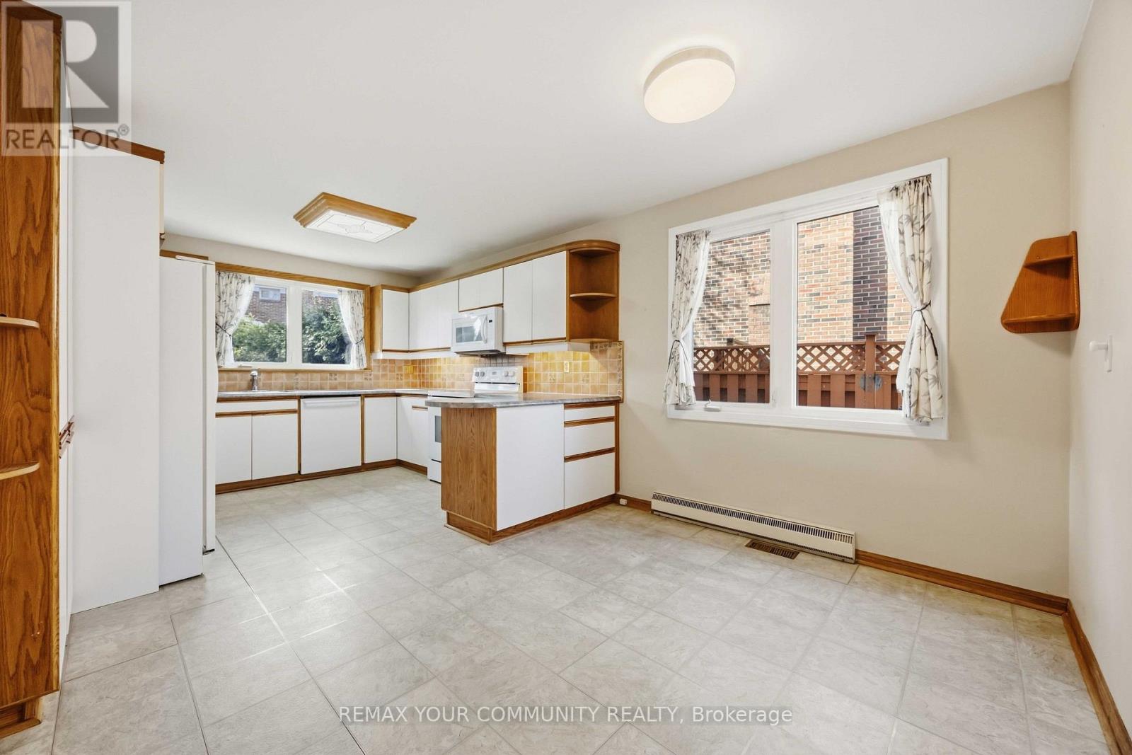 588 Huntingwood Drive, Toronto, Ontario  M1W 1G8 - Photo 16 - E13818660