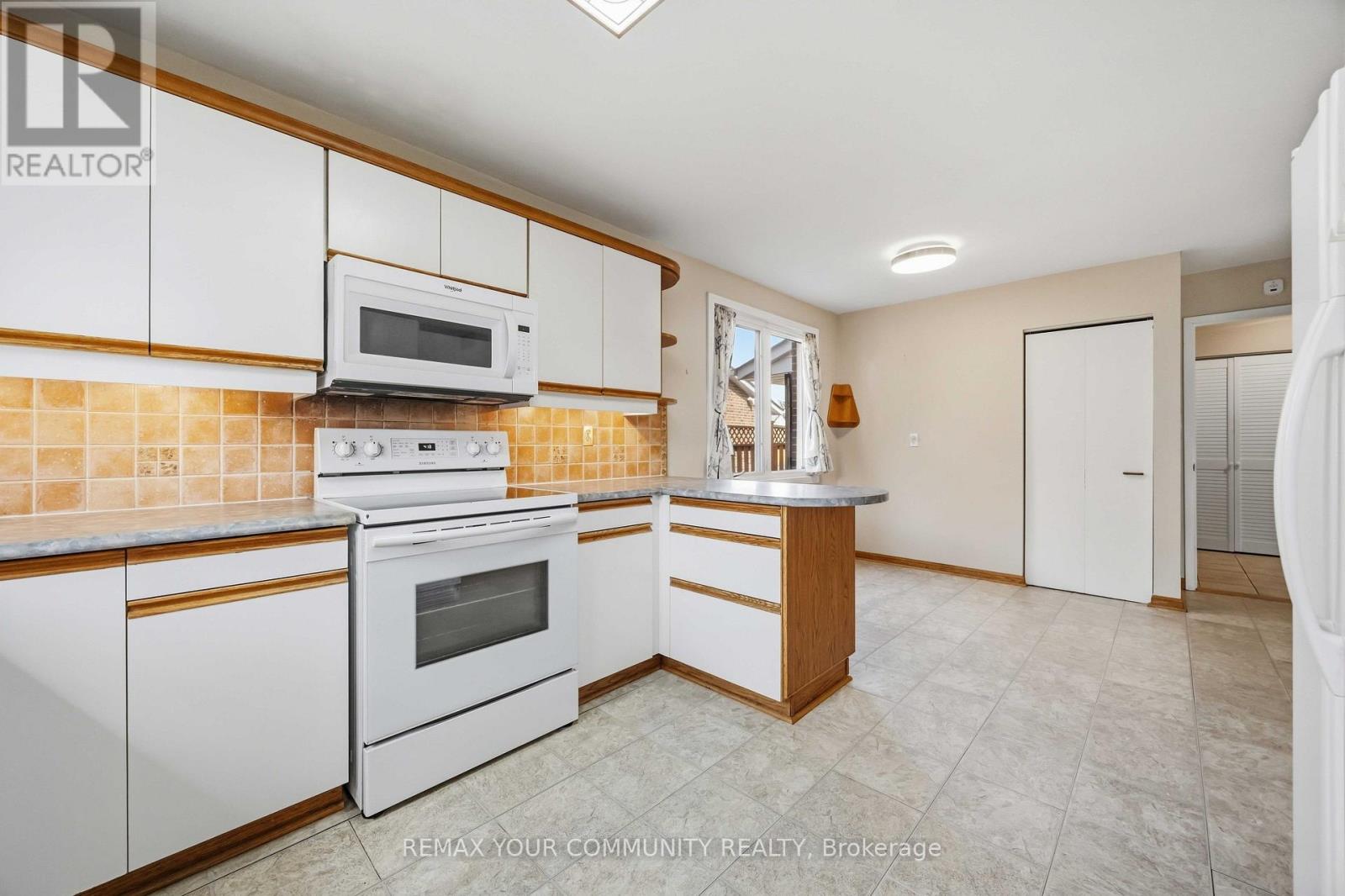 588 Huntingwood Drive, Toronto, Ontario  M1W 1G8 - Photo 20 - E13818660