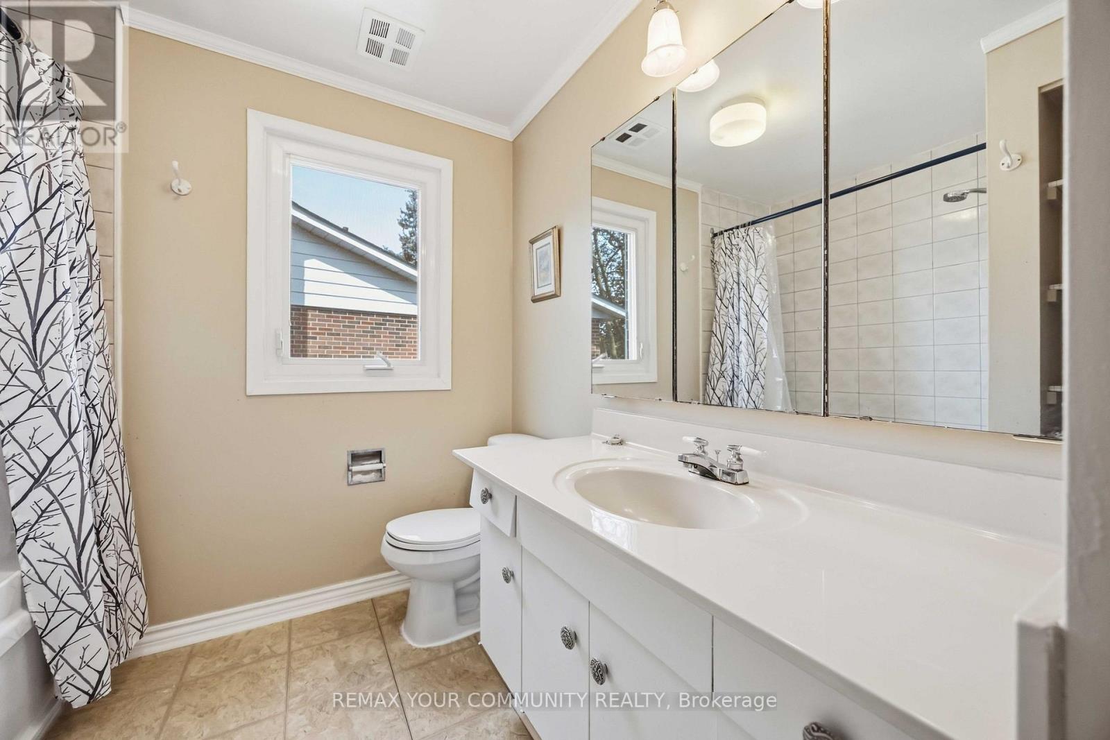 588 Huntingwood Drive, Toronto, Ontario  M1W 1G8 - Photo 32 - E13818660