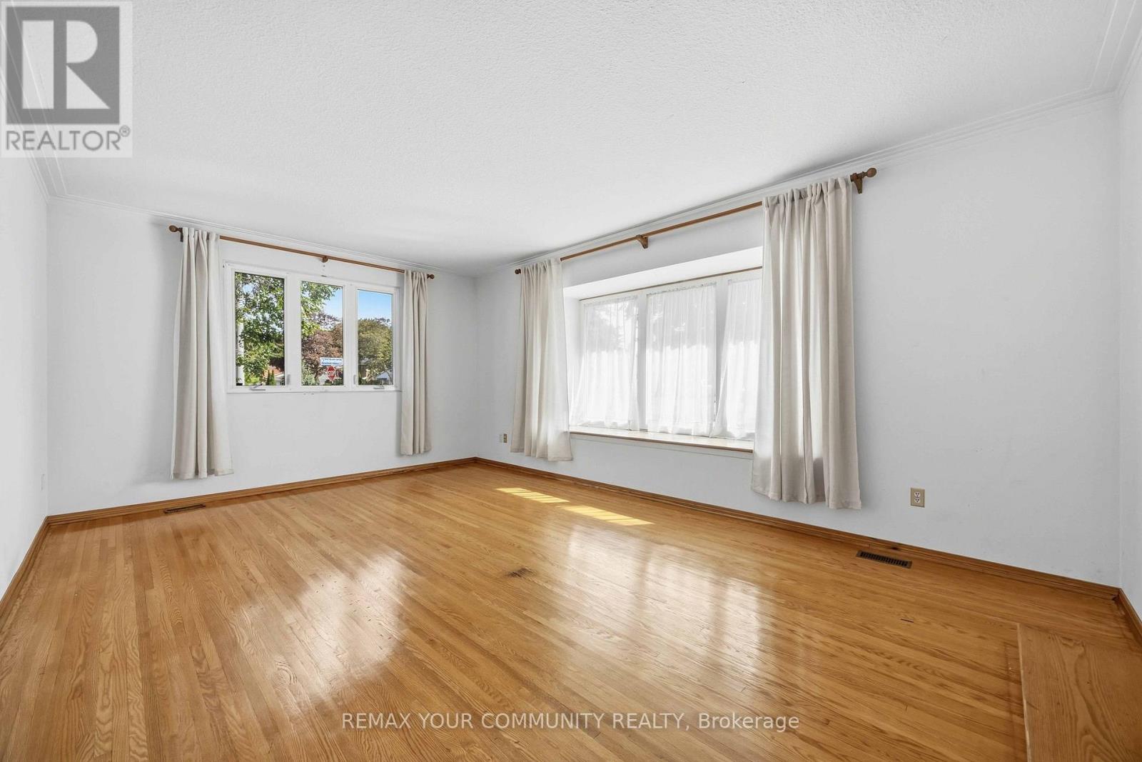 588 Huntingwood Drive, Toronto, Ontario  M1W 1G8 - Photo 7 - E13818660