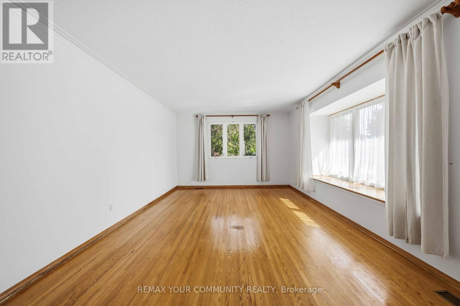 588 Huntingwood Drive, Toronto, Ontario  M1W 1G8 - Photo 9 - E13818660