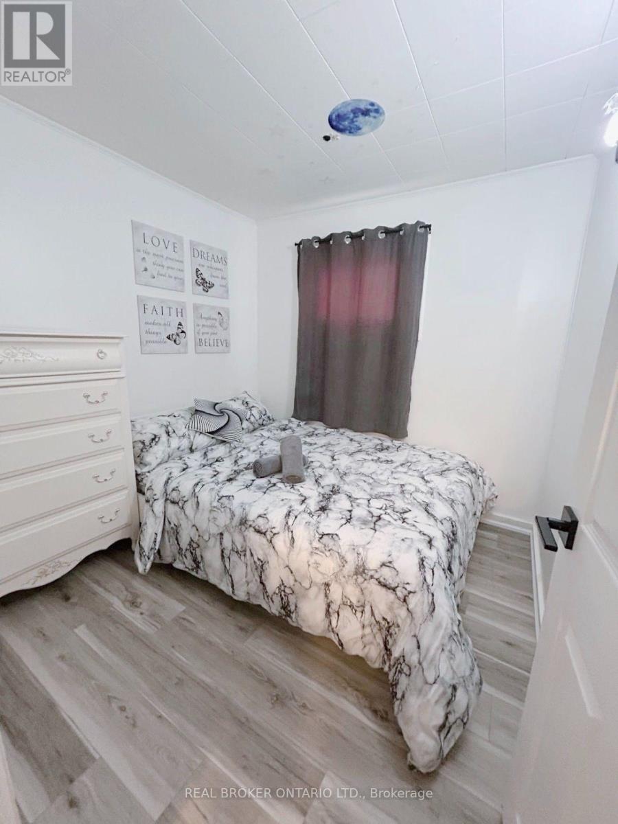 699 INNISFIL BEACH ROAD