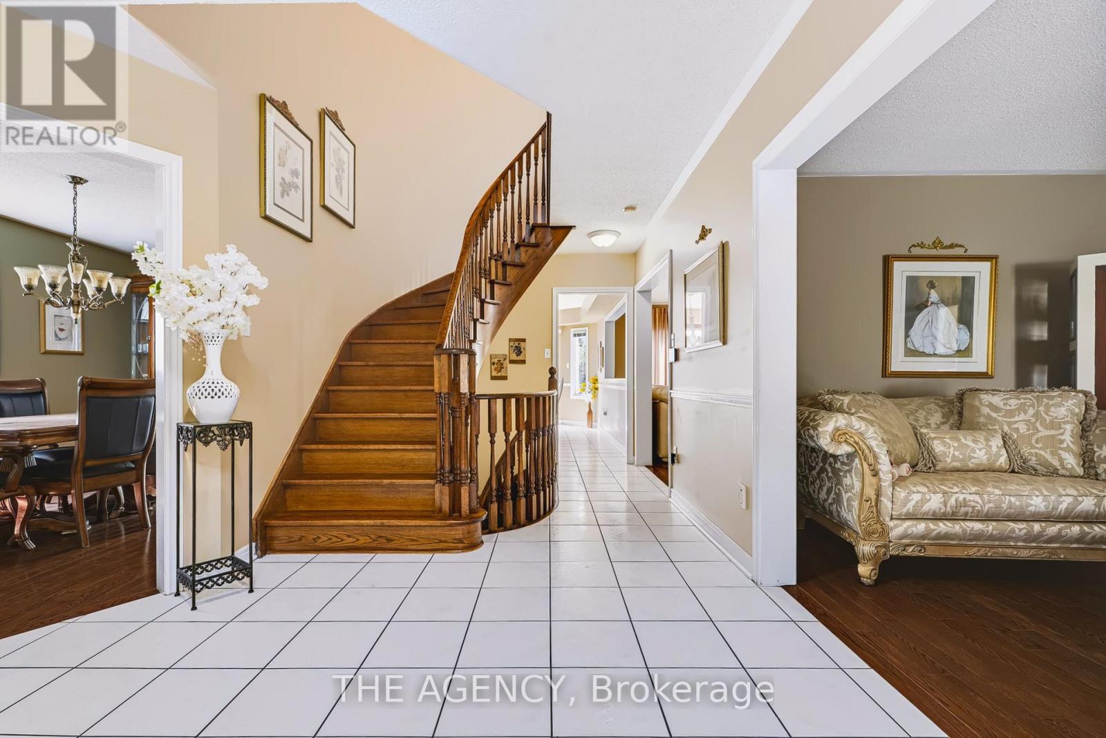 17 Sparta Court, Markham, Ontario  L3S 4A4 - Photo 4 - N13818538
