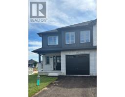 35 STRATH CRESCENT, Springwater, Ontario