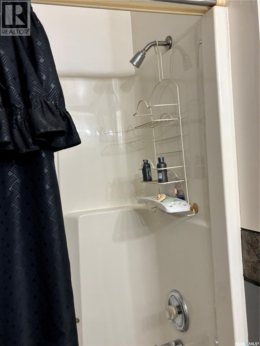 1546 Athabasca Street W, Moose Jaw, Saskatchewan  S6H 7K4 - Photo 41 - SK049149