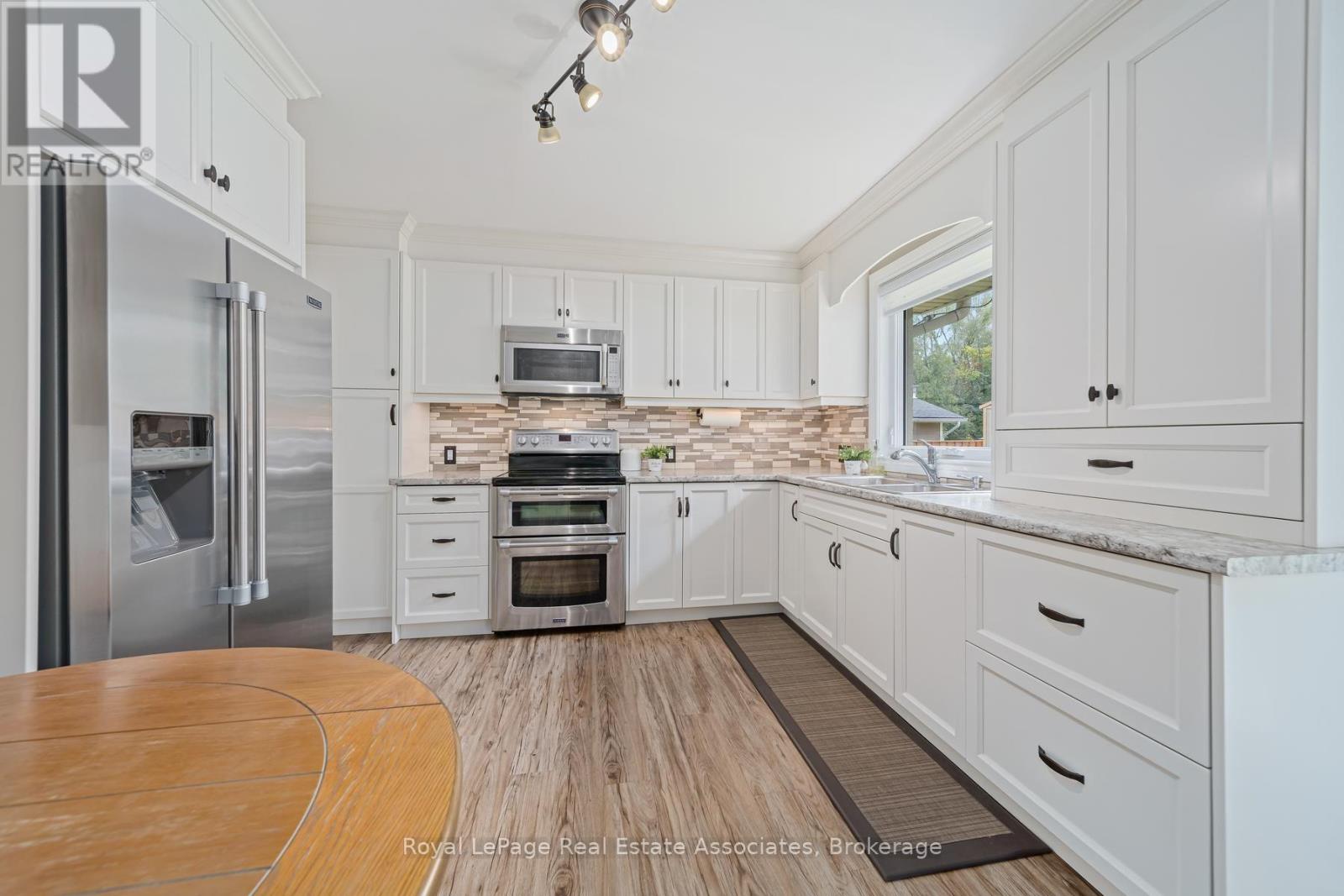132 Elmore Drive, Halton Hills, Ontario  L7J 1T2 - Photo 14 - W13818338