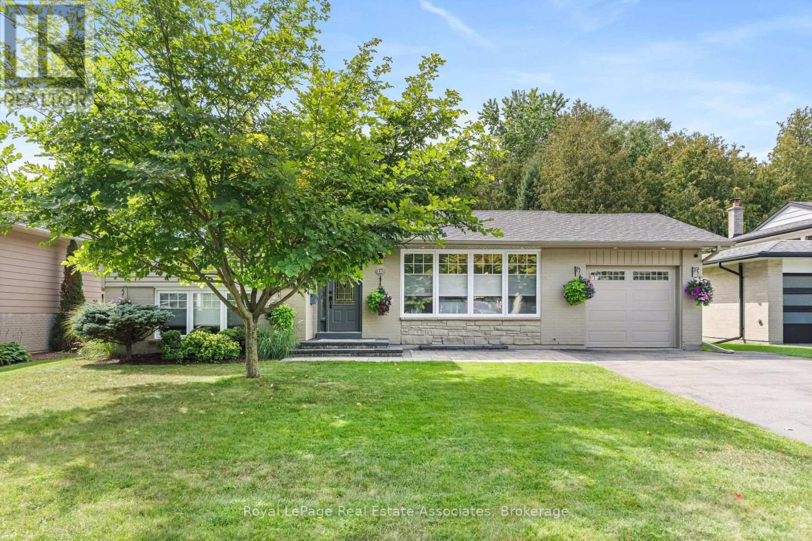 132 Elmore Drive, Halton Hills, Ontario  L7J 1T2 - Photo 2 - W13818338