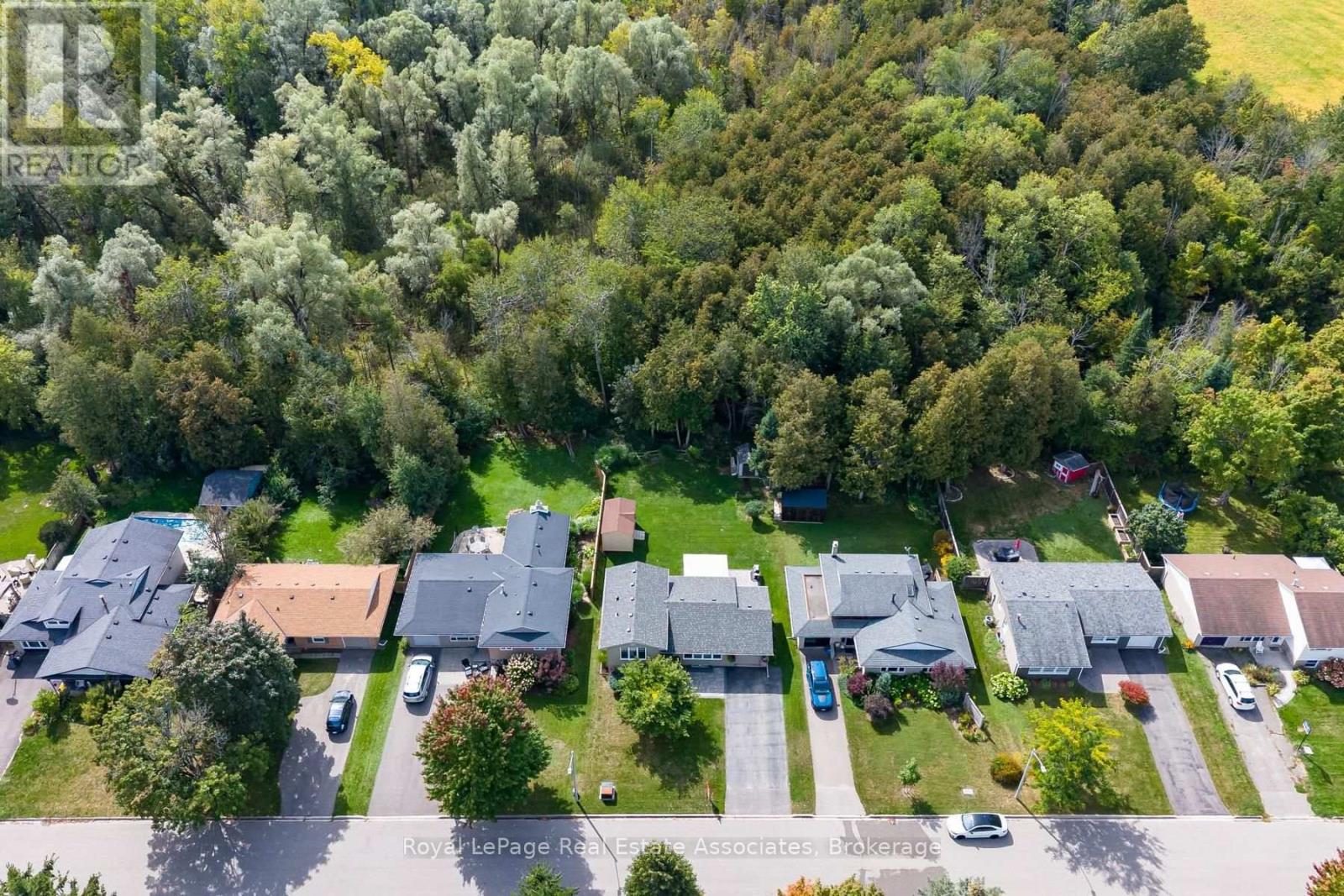 132 Elmore Drive, Halton Hills, Ontario  L7J 1T2 - Photo 5 - W13818338