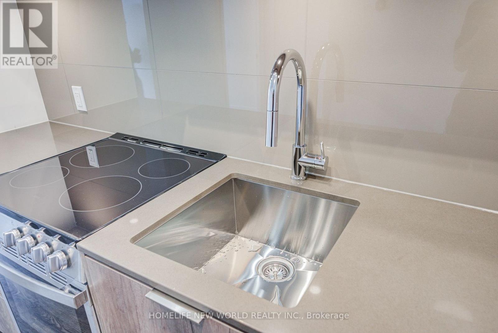 6103 - 448 Burnhamthorpe Road W, Mississauga, Ontario  L5B 0R4 - Photo 14 - W13818366