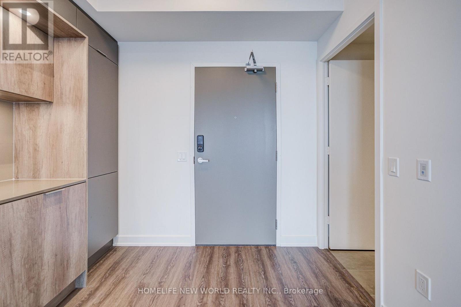 6103 - 448 Burnhamthorpe Road W, Mississauga, Ontario  L5B 0R4 - Photo 7 - W13818366