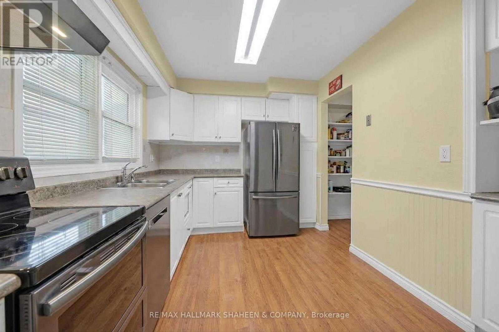 4 - 2238 Upper Middle Road, Burlington, Ontario  L7P 2Z9 - Photo 5 - W13818432